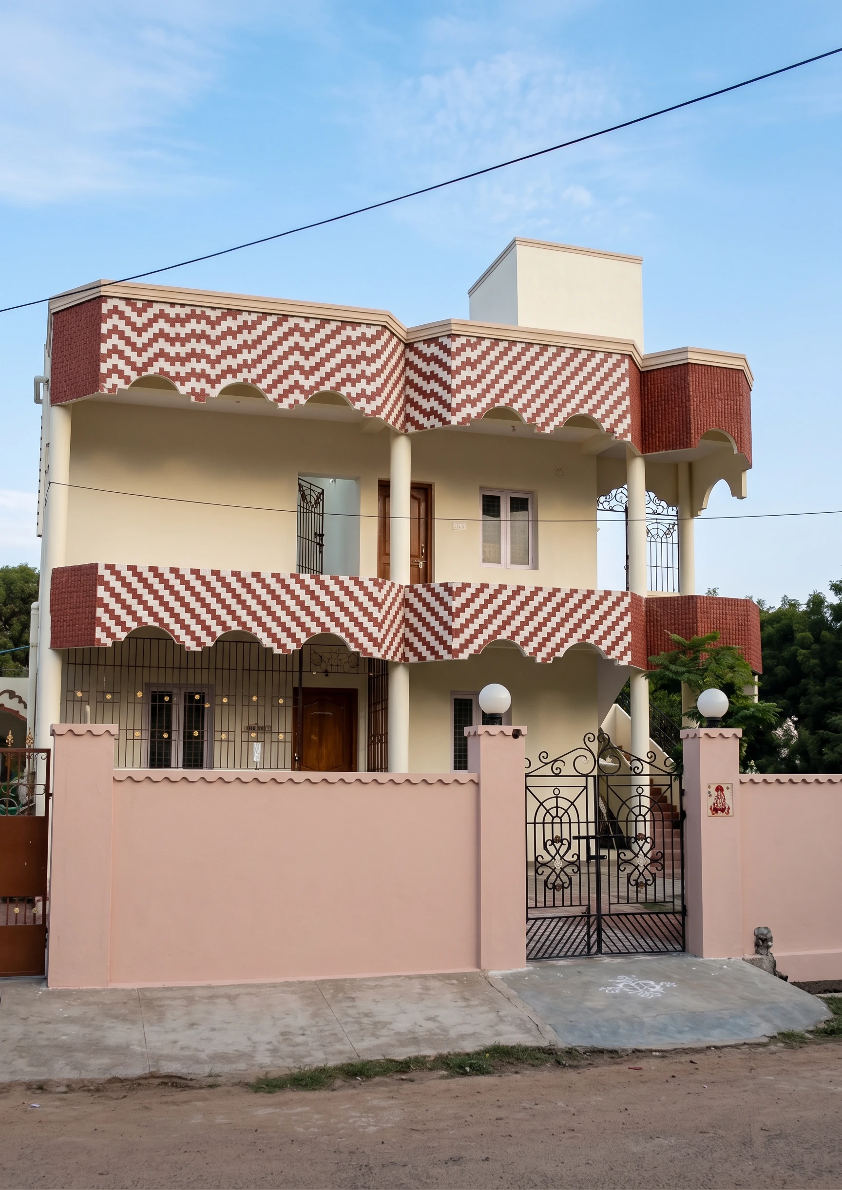Independent House photo 1